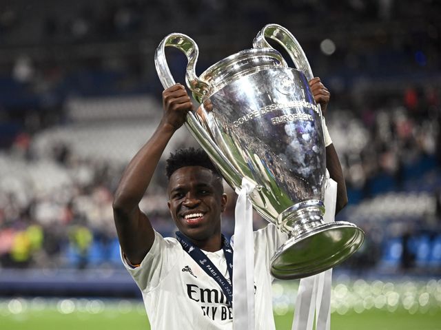ẢNH: Real Madrid ăn mừng chức vô địch UEFA Champions League lần thứ 14 - Ảnh 3.