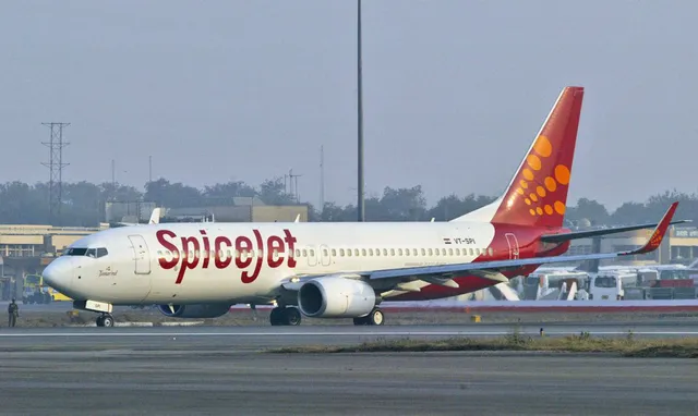 Hãng hàng không Ấn Độ SpiceJet bị điều tra sau sự cố khiến hành khách bị thương - Ảnh 1.