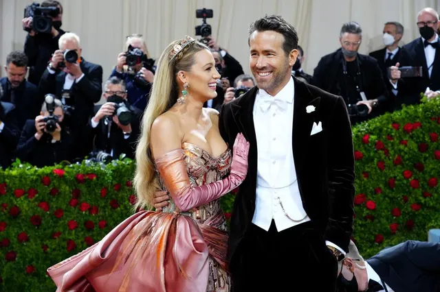 Blake Lively mang ánh hào quang đến thảm đỏ Met Gala 2022 - Ảnh 1.