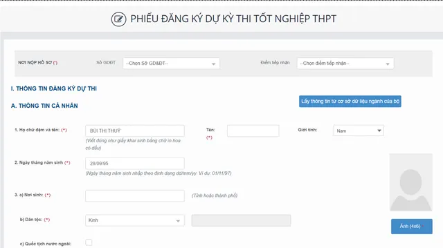 Bắt đầu đăng ký dự thi tốt nghiệp THPT 2022 trực tuyến - Ảnh 1.