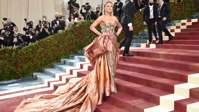 Met Gala 2022 quy tụ hàng loạt người nổi tiếng - Ảnh 1.