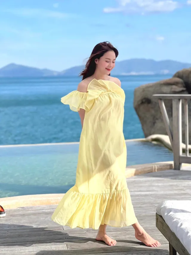 Hồng Diễm hóa nàng thơ hút mọi góc nhìn - Ảnh 1. Hồng Diễm hóa nàng thơ hút mọi góc nhìn - Ảnh 1.