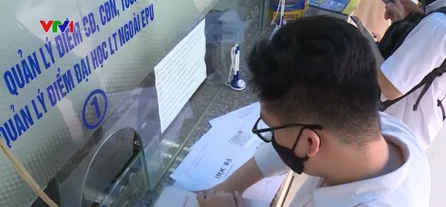 Xét tuyển học bạ sớm: Trường đại học vừa thận trọng, vừa nghe ngóng - Ảnh 1. Xét tuyển học bạ sớm: Trường đại học vừa thận trọng, vừa nghe ngóng - Ảnh 1.