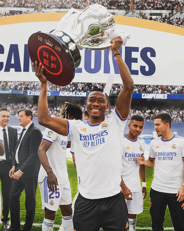David Alaba - ngôi sao duy nhất có 10 lần VĐQG liên tiếp trong thế kỷ XXI - Ảnh 1. David Alaba - ngôi sao duy nhất có 10 lần VĐQG liên tiếp trong thế kỷ XXI - Ảnh 1.