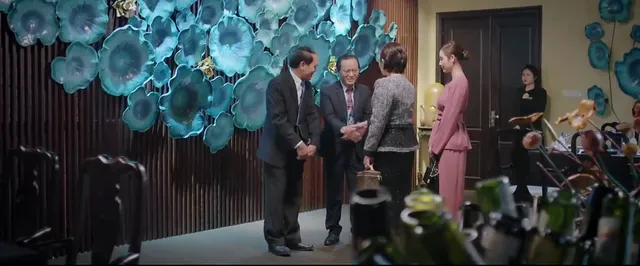 Thương ngày nắng về 2 - Tập 15: Mẹ chồng vô lý ép con dâu bán nhà và cách xử lý bất ngờ của bố chồng - Ảnh 18. Thương ngày nắng về 2 - Tập 15: Mẹ chồng vô lý ép con dâu bán nhà và cách xử lý bất ngờ của bố chồng - Ảnh 18.