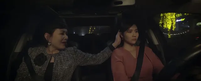 Thương ngày nắng về 2 - Tập 15: Mẹ chồng vô lý ép con dâu bán nhà và cách xử lý bất ngờ của bố chồng - Ảnh 21. Thương ngày nắng về 2 - Tập 15: Mẹ chồng vô lý ép con dâu bán nhà và cách xử lý bất ngờ của bố chồng - Ảnh 21.
