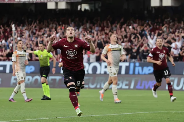 Salernitana thoát nhóm cuối bảng Serie A - Ảnh 1.