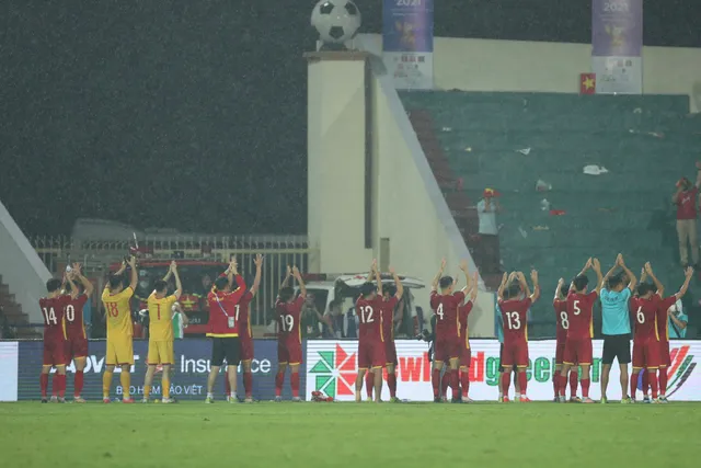 SEA Games 31: Người hâm mộ đổ về Phú Thọ, tiếp lửa U23 Việt Nam hạ gục U23 Indonesia - Ảnh 12. SEA Games 31: Người hâm mộ đổ về Phú Thọ, tiếp lửa U23 Việt Nam hạ gục U23 Indonesia - Ảnh 12.