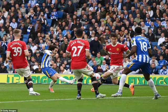 Thảm bại trước Brighton, Man Utd hết cơ hội dự Champions League - Ảnh 2.