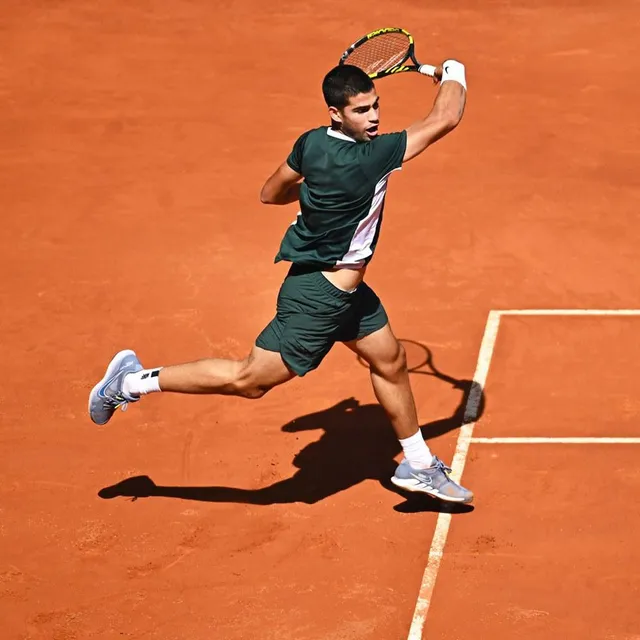 Madrid mở rộng | Carlos Alcaraz ngược dòng ngoạn mục trước Novak Djokovic - Ảnh 2.