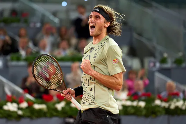 Zverev vượt qua Tsitsipas, giành vé vào chung kết Madrid mở rộng 2022 - Ảnh 2.