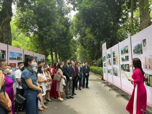 Triển lãm di tích lưu niệm và tượng đài Chủ tịch Hồ Chí Minh - Ảnh 1.