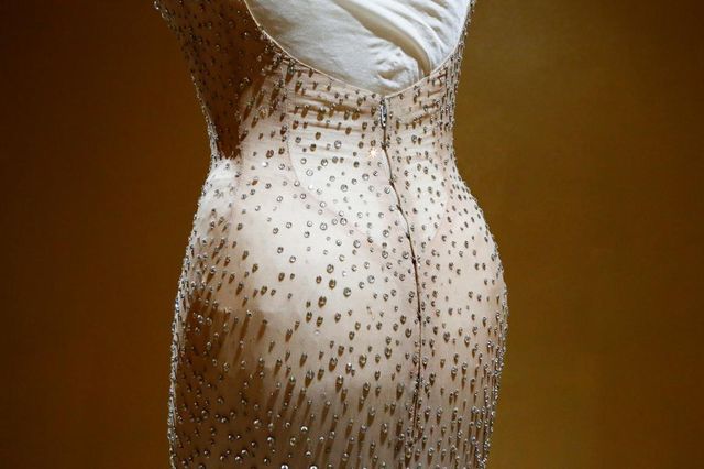 Rộ tin chiếc váy của Marilyn Monroe bị hỏng sau khi Kim Kardashian mặc đến Met Gala - Ảnh 2.