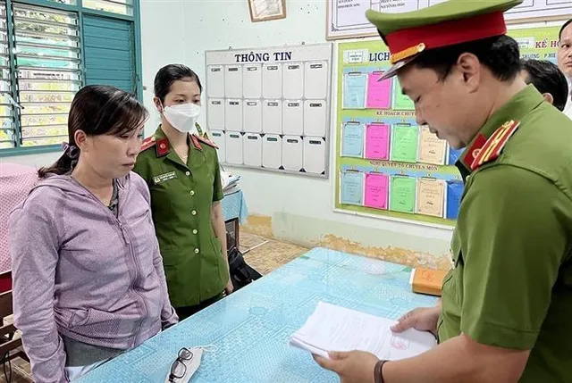 Bắt tạm giam nguyên Hiệu trưởng và nguyên Kế toán Trường tiểu học vì tham ô tài sản - Ảnh 2.