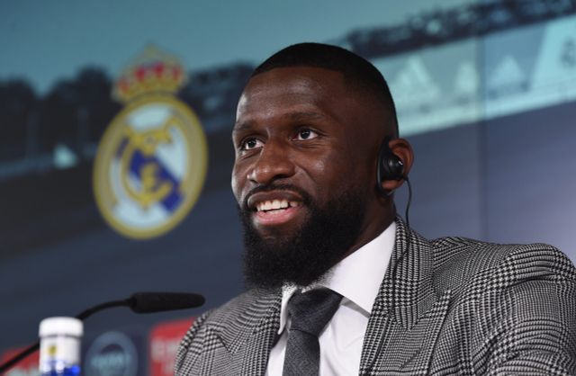 Rudiger ra mắt Real Madrid, khoác số áo cũ của Isco - Ảnh 2.