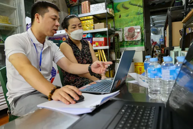 Hà Nội lần đầu triển khai mô hình Đội cơ động hỗ trợ dịch vụ công trực tuyến tại nhà - Ảnh 5.