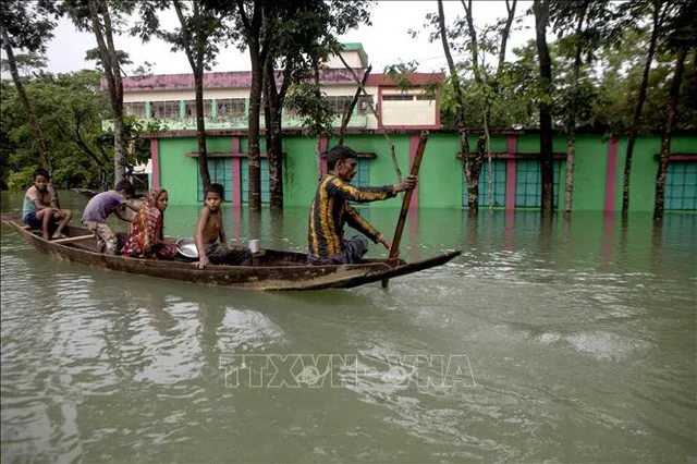 3,5 triệu trẻ em Bangladesh không có nước sạch uống sau lũ lụt - Ảnh 1.