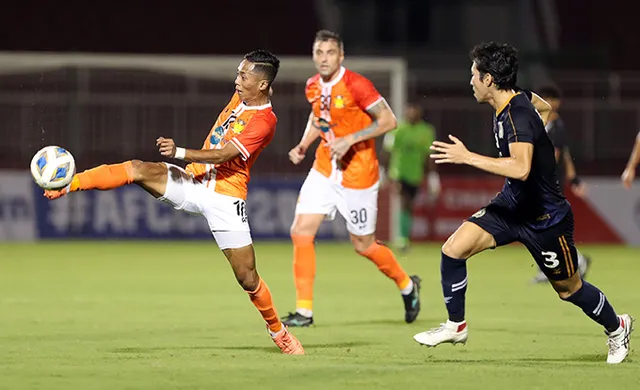 AFC Cup 2022 | Hougang United ngược dòng ấn tượng trước Phnom Penh Crown - Ảnh 1.