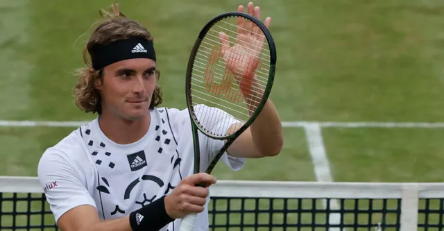 Stefanos Tsitsipas giành danh hiệu đầu tiên trên mặt sân cỏ - Ảnh 2.