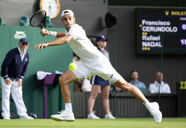 Nadal thắng nhọc trận ra quân Wimbledon 2022 - Ảnh 1.