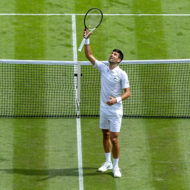 Novak Djokovic dễ dàng tiến vào vòng 3 Wimbledon 2022 - Ảnh 2.