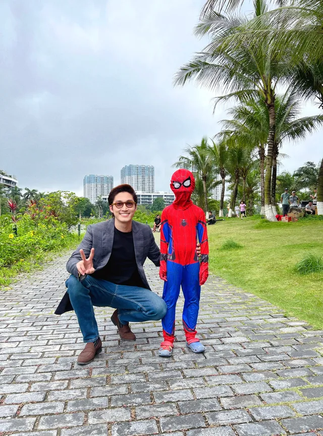Diễn viên Việt tuần qua: Hồng Đăng cực tình cảm bên bà xã, Lương Thu Trang muốn có người chăm sóc - Ảnh 10. Diễn viên Việt tuần qua: Hồng Đăng cực tình cảm bên bà xã, Lương Thu Trang muốn có người chăm sóc - Ảnh 10.