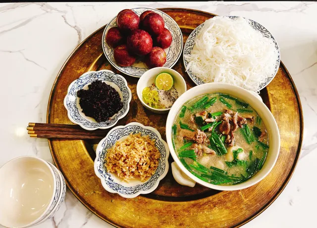 Diễn viên Việt tuần qua: Hồng Đăng cực tình cảm bên bà xã, Lương Thu Trang muốn có người chăm sóc - Ảnh 18. Diễn viên Việt tuần qua: Hồng Đăng cực tình cảm bên bà xã, Lương Thu Trang muốn có người chăm sóc - Ảnh 18.