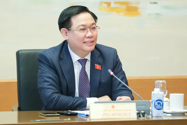 Chủ tịch Quốc hội: Không dùng nguồn cải cách tiền lương để làm đường - Ảnh 1. Chủ tịch Quốc hội: Không dùng nguồn cải cách tiền lương để làm đường - Ảnh 1.