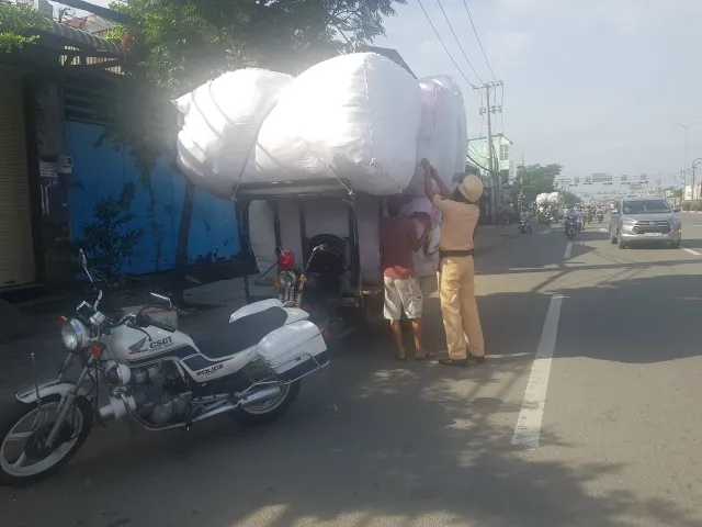 CSGT TP Hồ Chí Minh tăng cường xử lý phương tiện vi phạm an toàn giao thông - Ảnh 3.