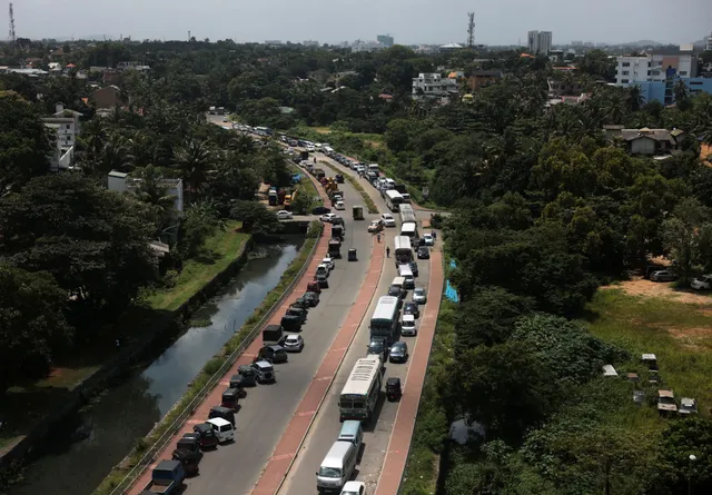 Công đoàn ngành điện đình công, nhiều vùng ở Sri Lanka bị cắt điện - Ảnh 1.