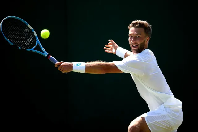 Liam Broady tạo nên bất ngờ tại vòng 2 đơn nam Wimbledon - Ảnh 1.