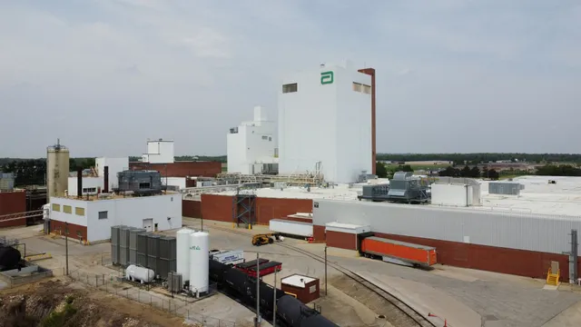 Abbott đã mở lại nhà máy sản xuất sữa bột trẻ em ở Michigan - Ảnh 1.