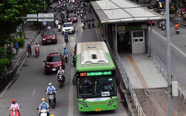 Xe bus đi chung làn BRT khó khả thi - Ảnh 1.