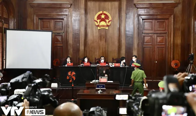 Hoãn phiên tòa xét xử vụ “dì ghẻ” bạo hành bé gái 8 tuổi tử vong - Ảnh 4. Hoãn phiên tòa xét xử vụ “dì ghẻ” bạo hành bé gái 8 tuổi tử vong - Ảnh 4.