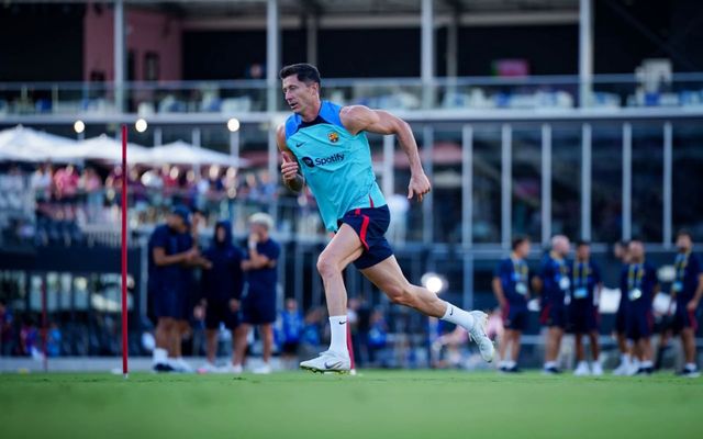 Lewandowski liệu có đang gặp khó khăn ở Barcelona? Tiền đạo người Ba Lan vẫn chưa thể có cho mình bàn thắng đầu tiên trong màu áo mới - Ảnh 1.