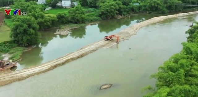 Dân lo mất nhà, mất đất vì khai thác cát sỏi - Ảnh 2.