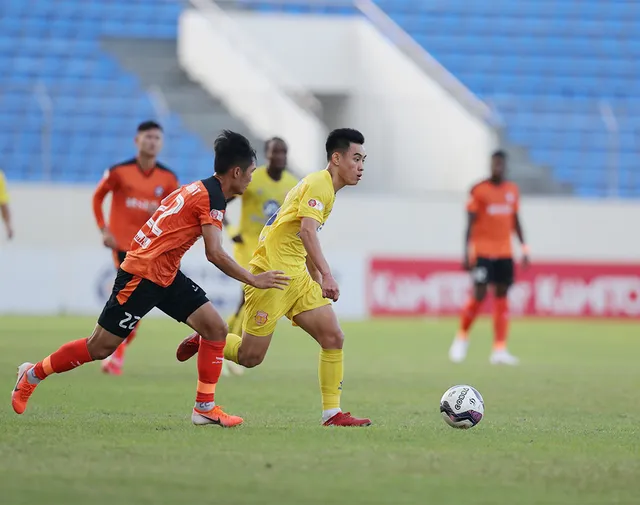 Vòng 10 VĐQG Night Wolf V.League 1-2022: Chùm ảnh SHB Đà Nẵng – Nam Định - Ảnh 10.