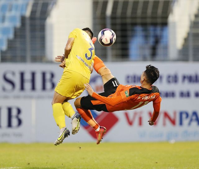 Vòng 10 VĐQG Night Wolf V.League 1-2022: Chùm ảnh SHB Đà Nẵng – Nam Định - Ảnh 12.