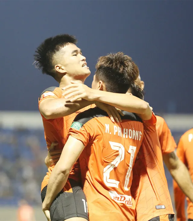 Vòng 10 VĐQG Night Wolf V.League 1-2022: Chùm ảnh SHB Đà Nẵng – Nam Định - Ảnh 13.