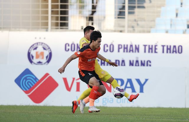 Vòng 10 VĐQG Night Wolf V.League 1-2022: Chùm ảnh SHB Đà Nẵng – Nam Định - Ảnh 4.