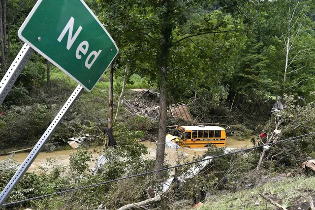 Số nạn nhân tử vong trong trận lũ lụt nghiêm trọng ở Kentucky tăng lên 25 người - Ảnh 6.