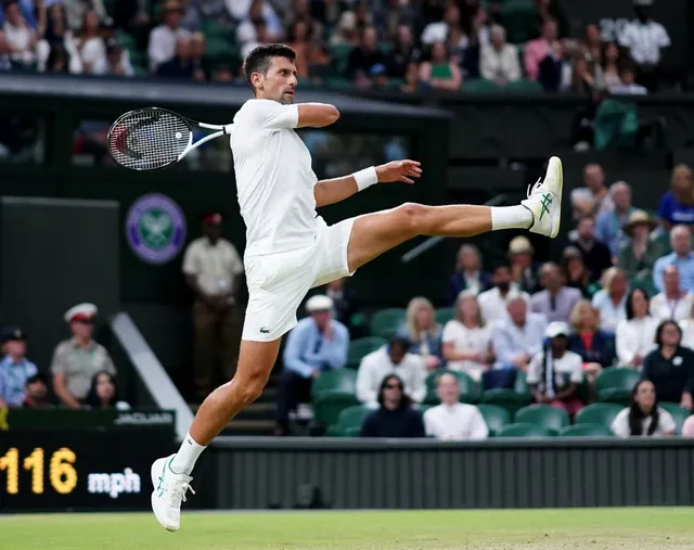 Novak Djokovic dễ dàng tiến vào tứ kết Wimbledon 2022 - Ảnh 1.