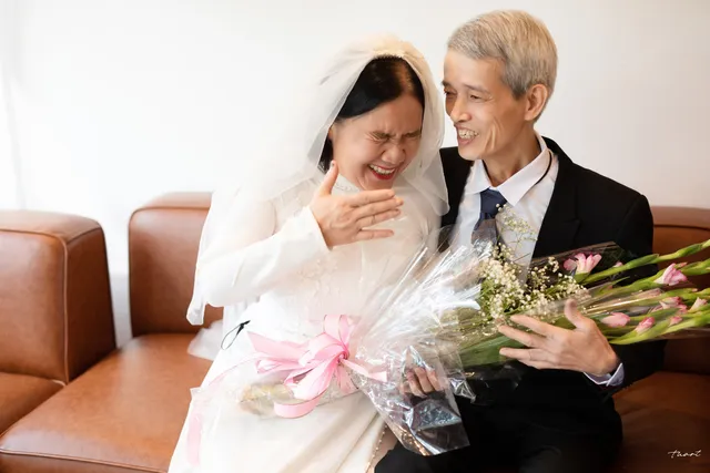 Cuộc sống tươi đẹp: Ngắm bộ ảnh cưới tình bể tình của cặp đôi ông bà khắc khẩu - Ảnh 6. Cuộc sống tươi đẹp: Ngắm bộ ảnh cưới tình bể tình của cặp đôi ông bà khắc khẩu - Ảnh 6.
