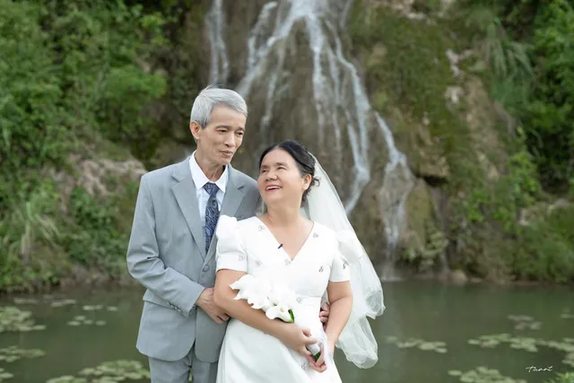 Cuộc sống tươi đẹp: Ngắm bộ ảnh cưới tình bể tình của cặp đôi ông bà khắc khẩu - Ảnh 9. Cuộc sống tươi đẹp: Ngắm bộ ảnh cưới tình bể tình của cặp đôi ông bà khắc khẩu - Ảnh 9.