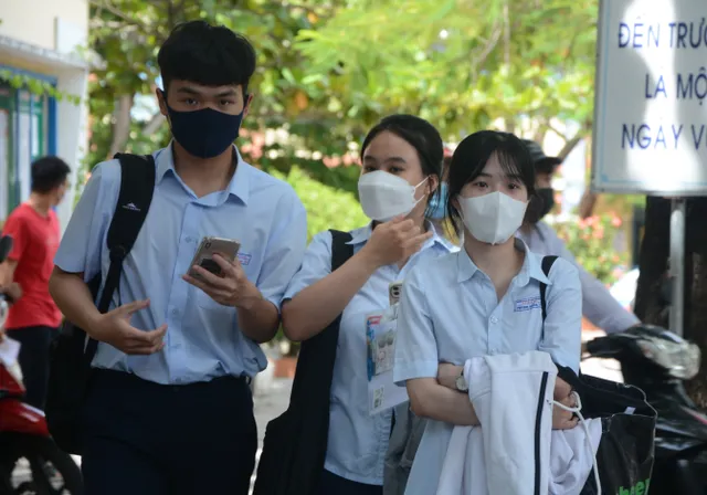 TP Hồ Chí Minh, Đà Nẵng đảm bảo an toàn ngày đầu thi tốt nghiệp THPT - Ảnh 3. TP Hồ Chí Minh, Đà Nẵng đảm bảo an toàn ngày đầu thi tốt nghiệp THPT - Ảnh 3.