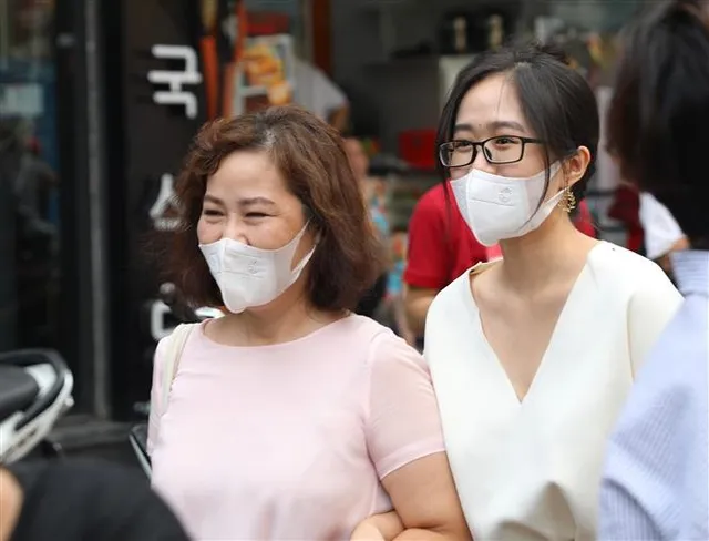 Thí sinh Hà Nội hoàn thành môn thi Ngữ văn, đề thi không có yếu tố bất ngờ - Ảnh 24. Thí sinh Hà Nội hoàn thành môn thi Ngữ văn, đề thi không có yếu tố bất ngờ - Ảnh 24.