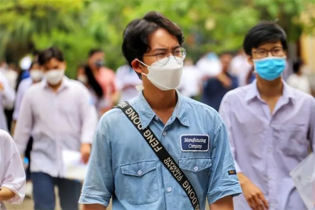 Thí sinh Hà Nội hoàn thành môn thi Ngữ văn, đề thi không có yếu tố bất ngờ - Ảnh 14. Thí sinh Hà Nội hoàn thành môn thi Ngữ văn, đề thi không có yếu tố bất ngờ - Ảnh 14.