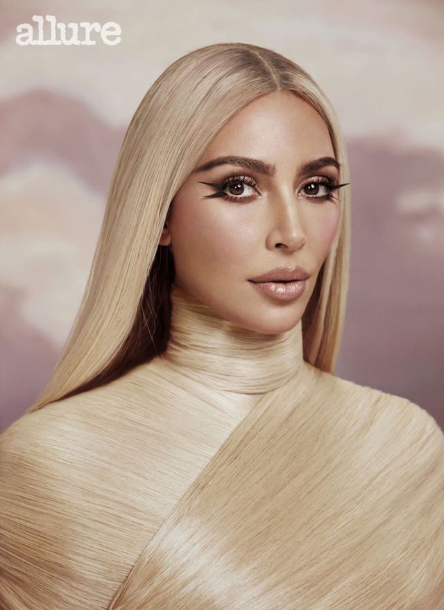 Kim Kardashian sẽ làm mọi thứ để trông trẻ trung - Ảnh 1.