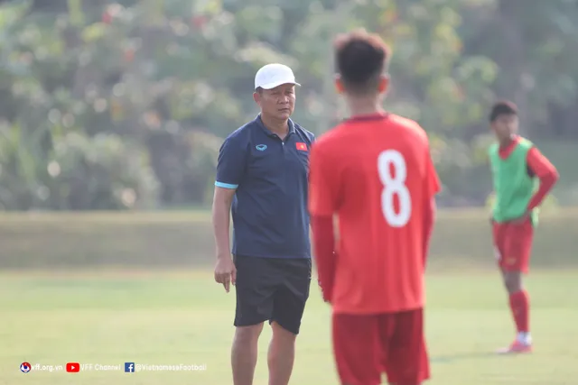 U16 Việt Nam tích cực rèn đấu pháp, chuẩn bị cho trận đấu với U16 Philippines - Ảnh 3.