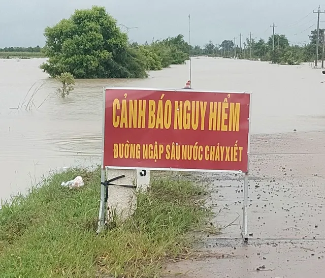 Tây Nguyên: Nhiều nhà cửa, hàng nghìn ha hoa màu ngập sâu do mưa lớn - Ảnh 1.